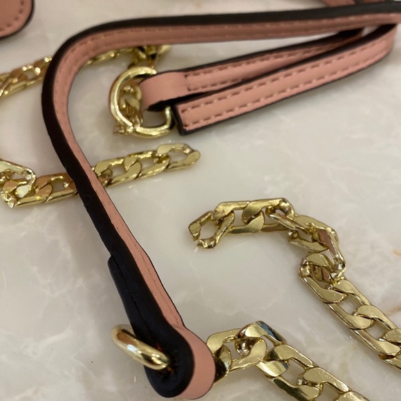 🎉HP🎉 Cutest little pink bag - Picture 4 of 4